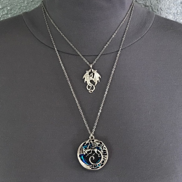 “Smaug in Flight" Dragon Handmade 2-Layer Necklace Tolkien, Empyrean Fourth Wing - Picture 2 of 16